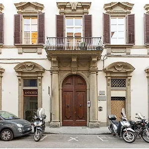 https://flamingo-florence-suite.it-tuscanyhotel.com